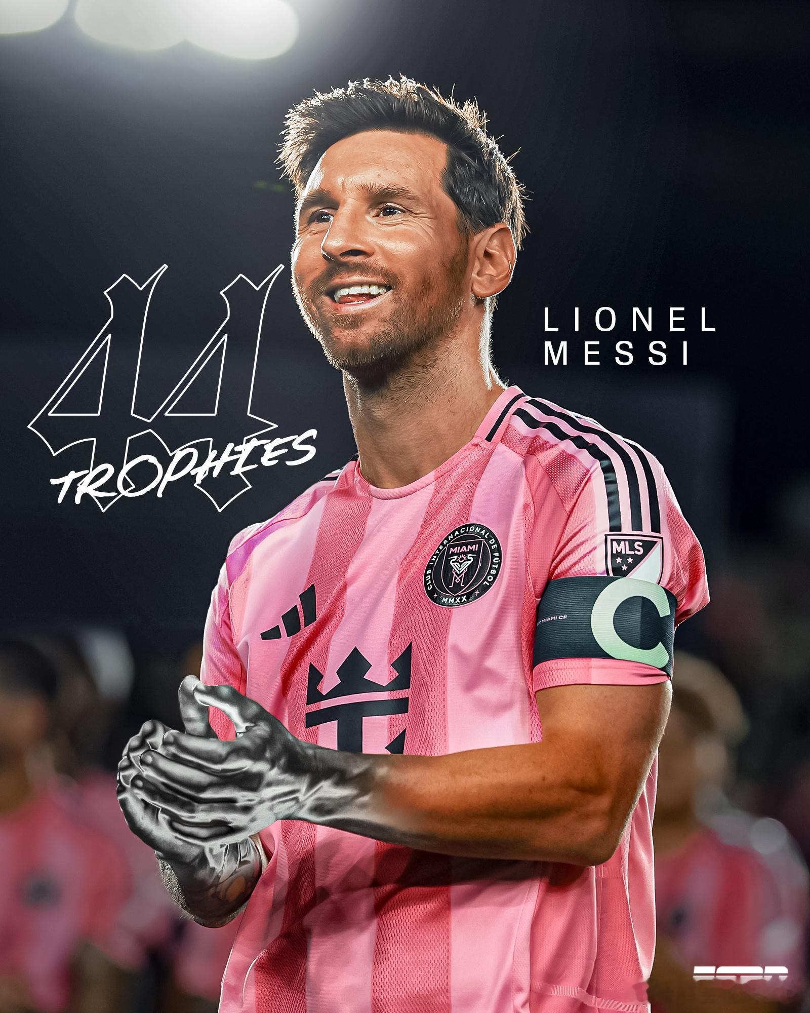 他触碰的一切都会变成银子……梅西再添一座奖杯🐐作为罗纳尔多球迷，我对莱昂内尔·