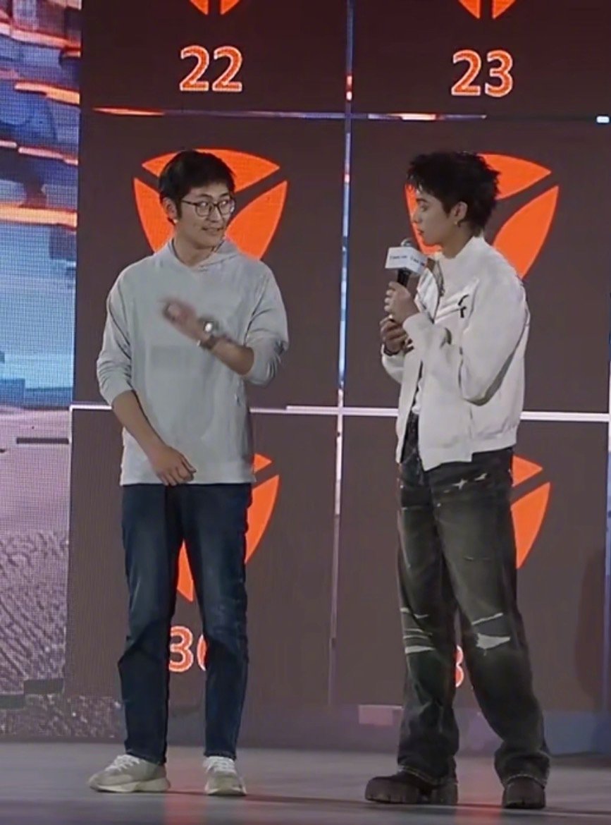 王鹤棣影视飓风雅迪 当顶流遇上技术流，这画面太有看点了！王鹤棣的现场表现力遇上影