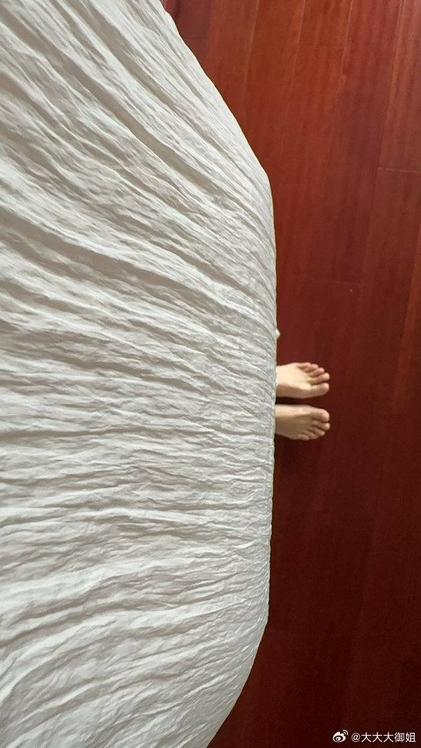 这是什么奇奇怪怪的视角 