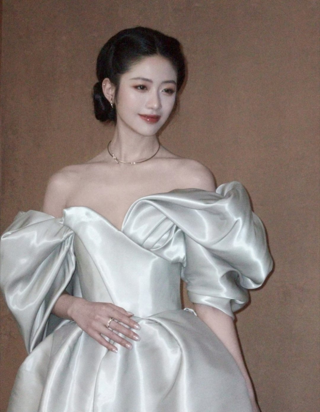 向涵之我的头像可以更新啦马上换成这组！怎么能这么美啊肯定很开心吧！！ 