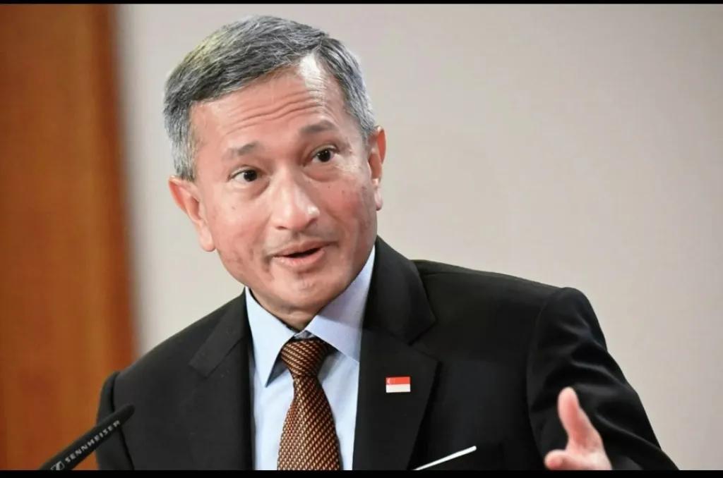 新加坡这回算是彻底演砸了，外长维文公开喊话求咱们“网开一面”，听着都觉得尴尬。