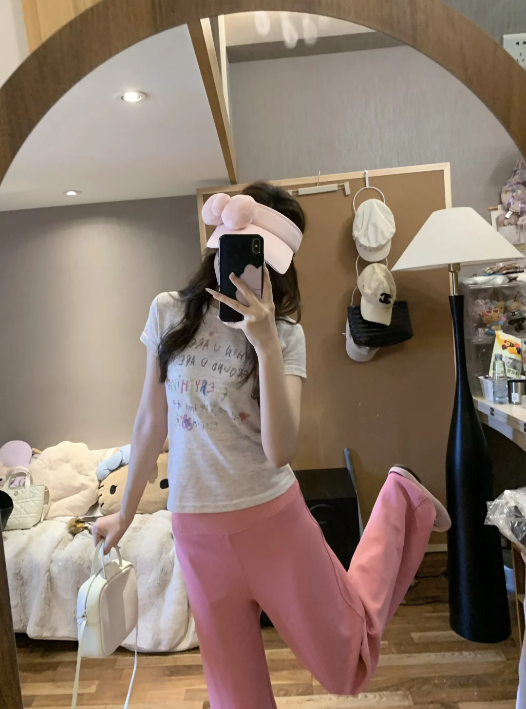 蘑糯糯印花t跟粉色卫裤也超搭哎！