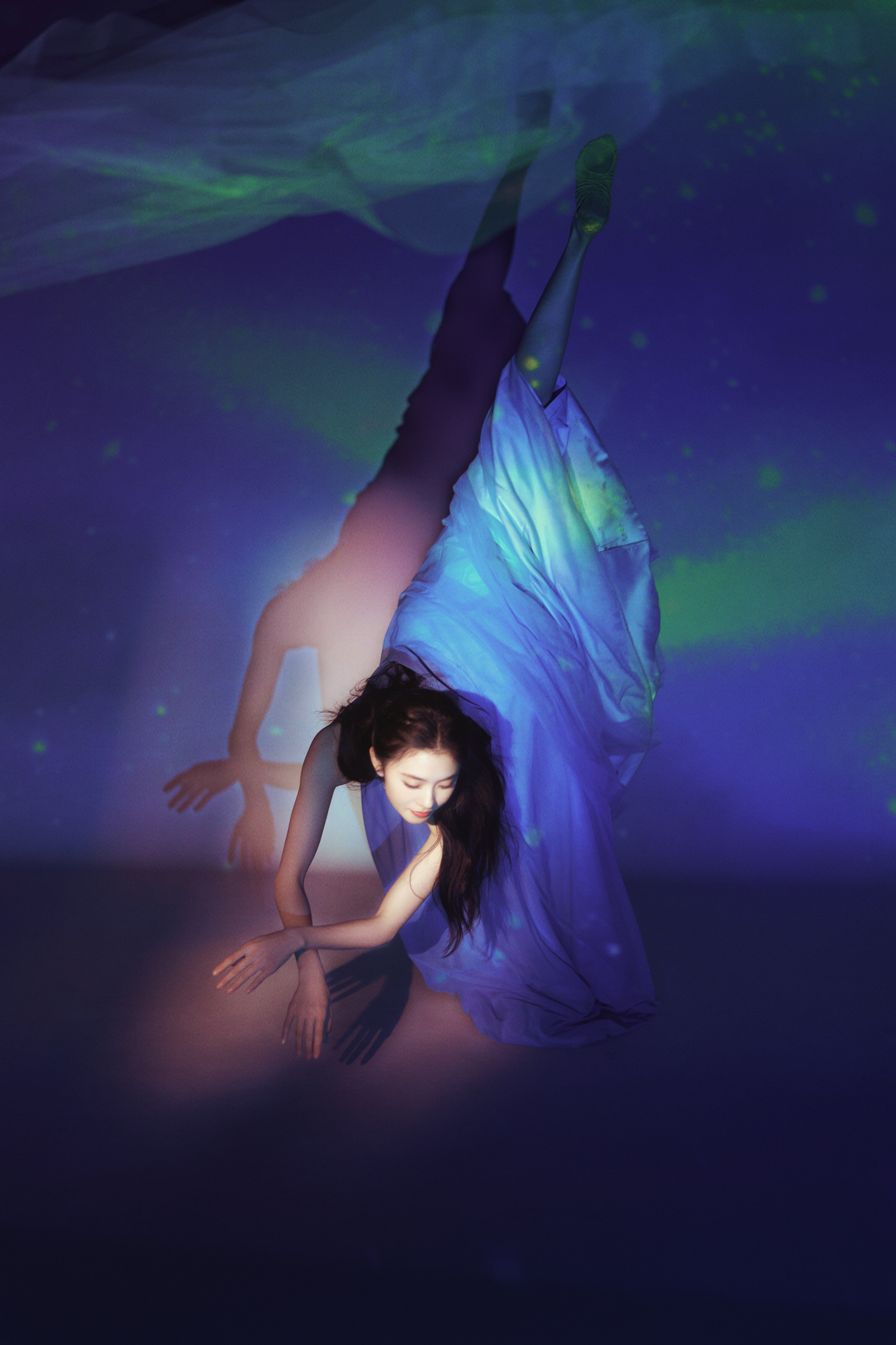 迪丽热巴、刘浩存 春晚造型图来啦已经能想象到今晚的舞有多美💃🏻迪丽热巴人鱼公