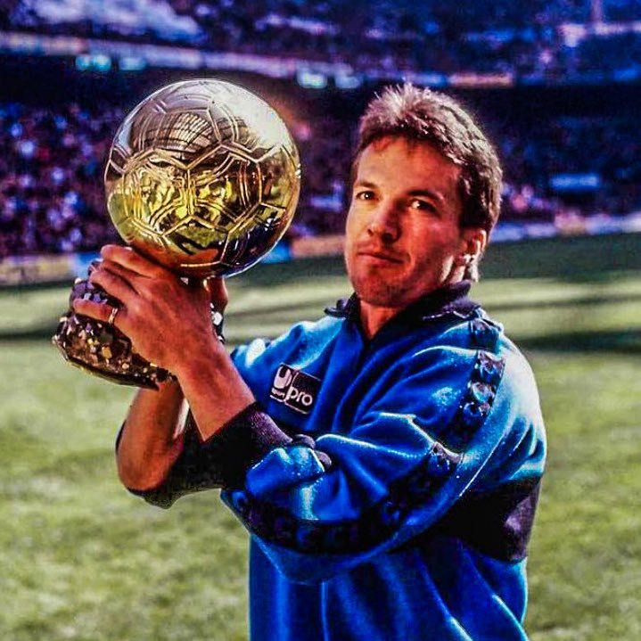 “我踢球那会，年年踢55-60场，场场踢满的那种。德甲、德国杯、欧冠、联盟杯、国