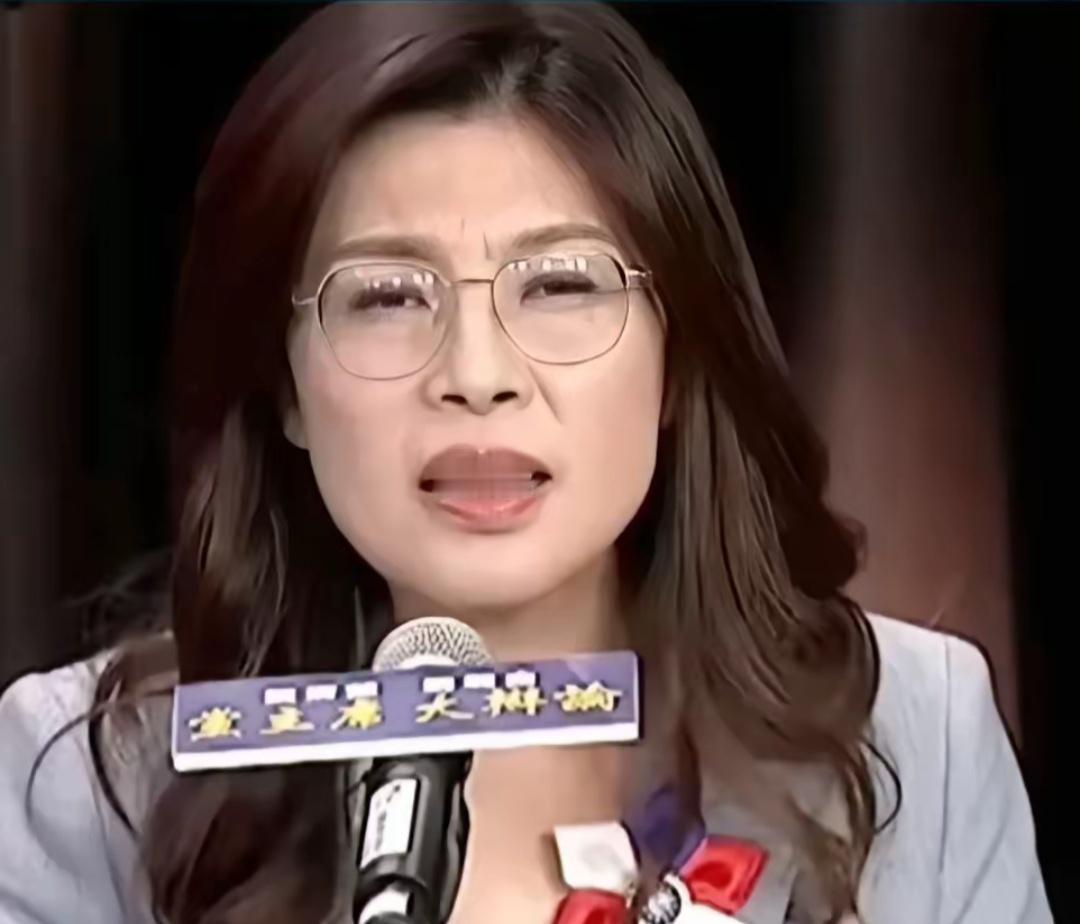 10月11日，国民党主席选举最后一场辩论会，郑丽文获得了71%的支持，比张亚中1