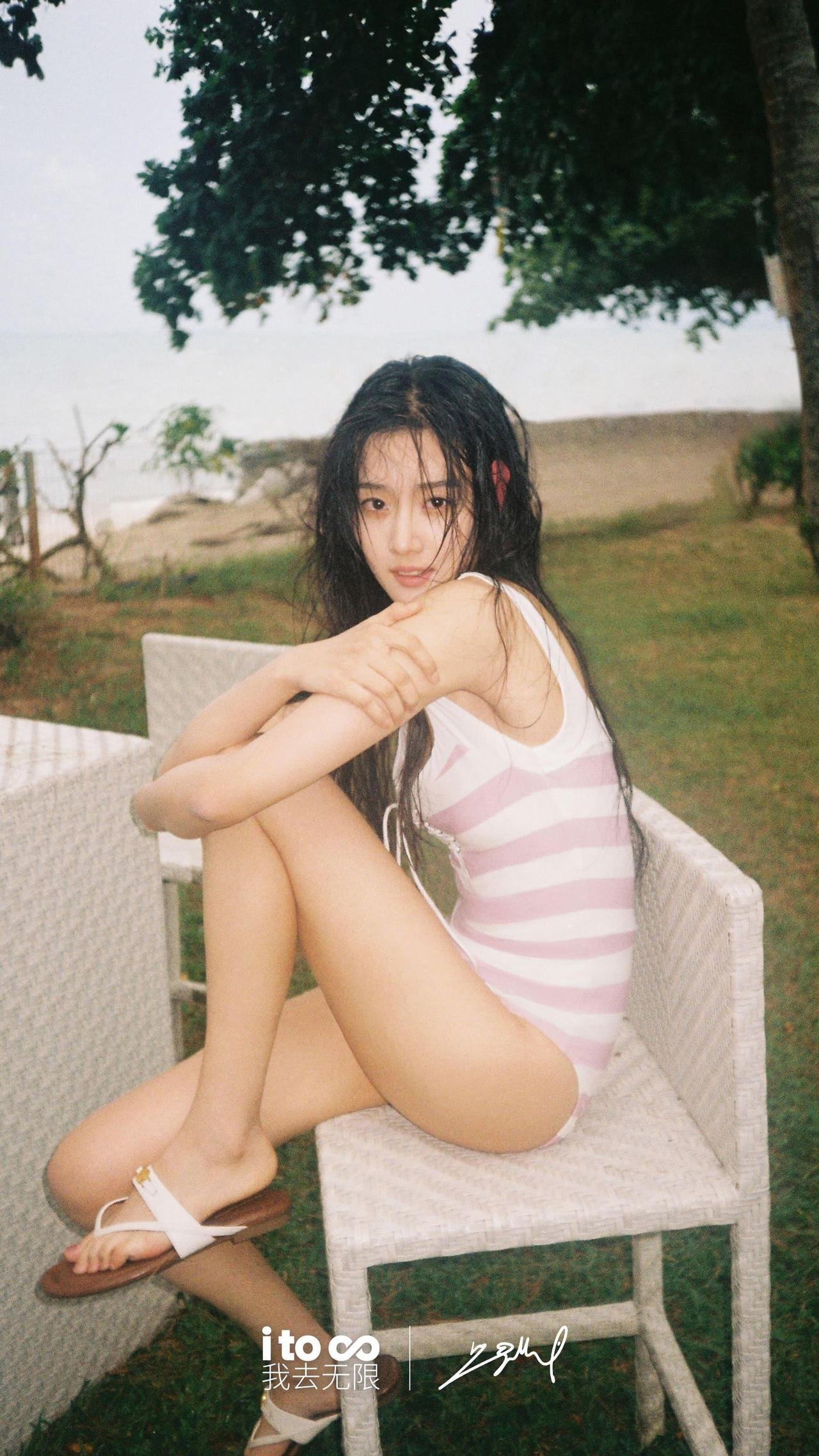 卢昱晓粉红泳装，清纯可爱少女卢昱晓 202507