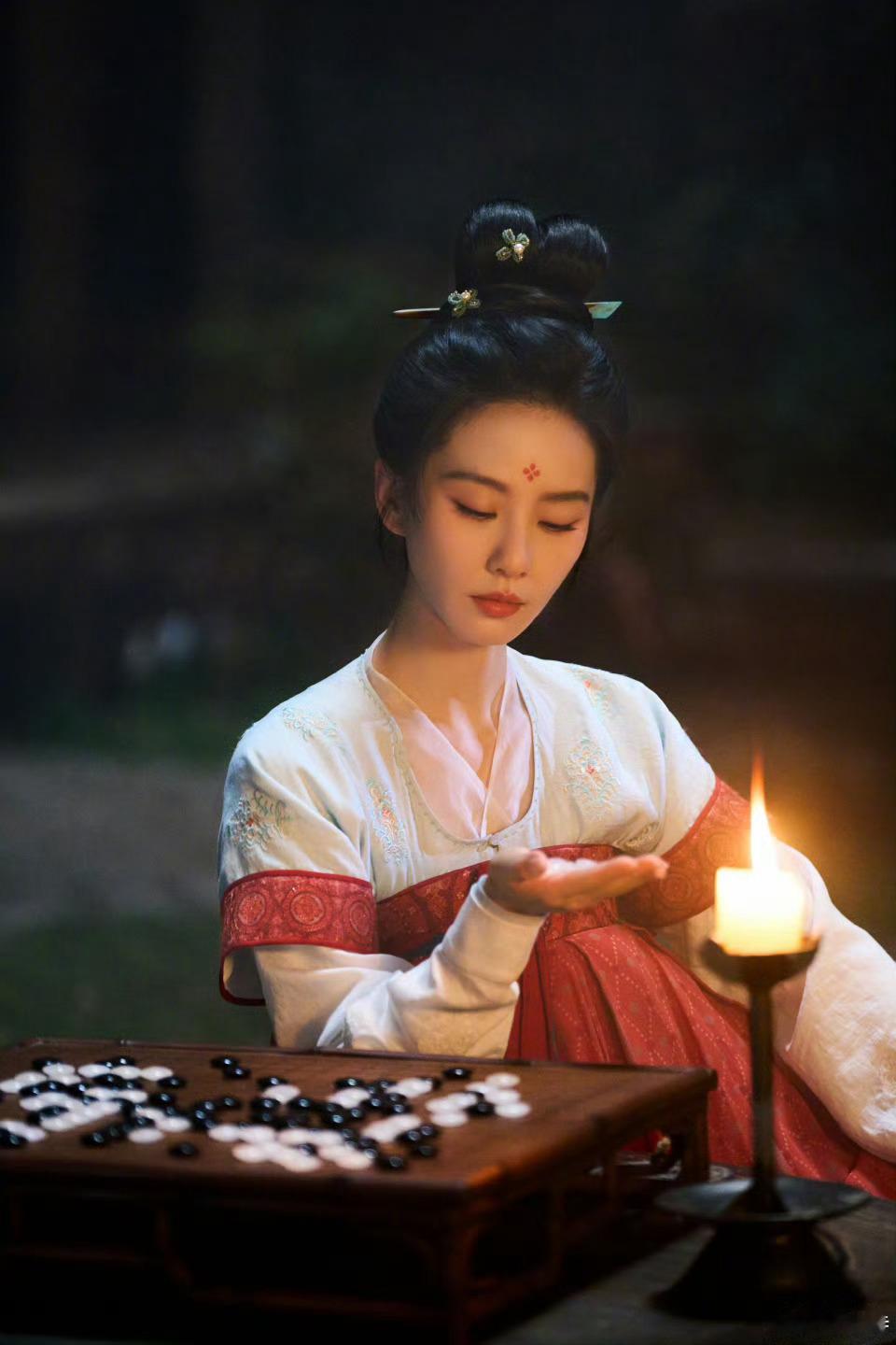 网剧锁红颜  完结打卡 电视剧掌心   3集弃剧打卡✅1.锁红颜：唯一能夸的就是