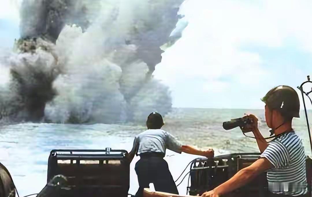 不敢打，总能找出千条万条借口：怕民生受累、怕外侮干涉、怕时局动荡，怎么掰扯都像占