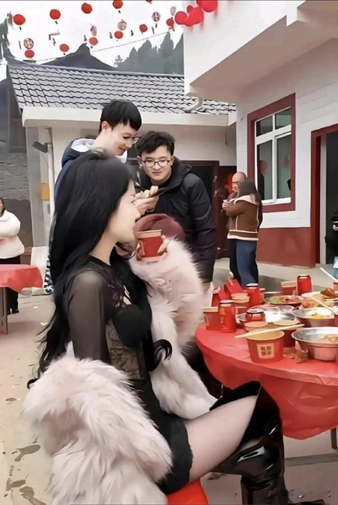 她这种状态主要看被谁养成的。如果是高富帅，那他这辈子基本就这样了。因为它不会向下