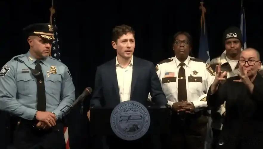 美国市长怒斥ICE