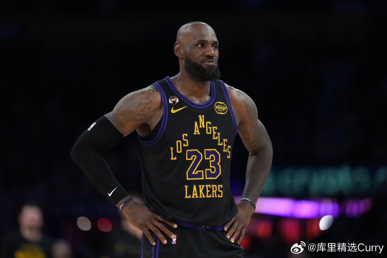 Daily：詹姆斯下赛季没有兴趣为勇士队效力。此前有消息报道可能休赛季勇士会追求