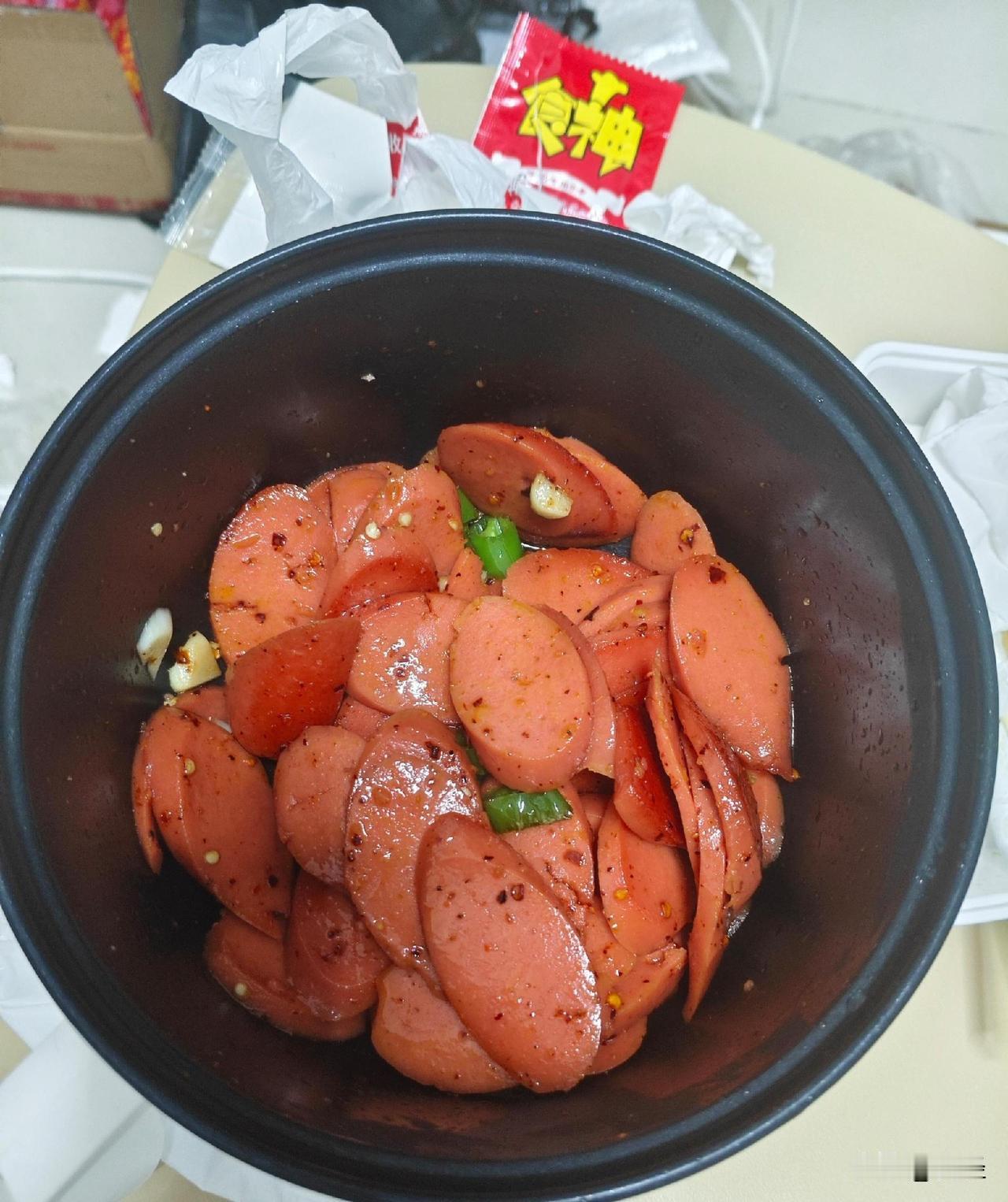 好难吃啊我的肠
这怎么跟我想象的不一样，感到饥饿。但我还是吃完了