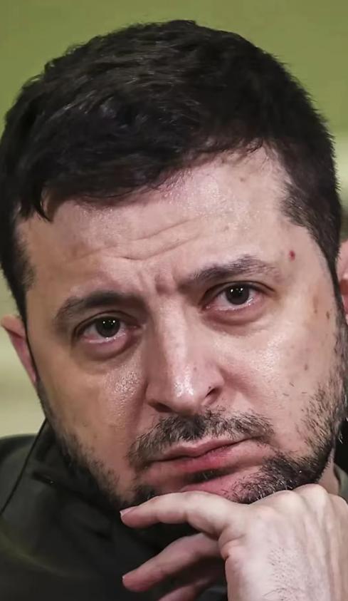 乌克兰现在唯一的希望其实是整体加入俄罗斯。眼下，不管是美国，还是欧洲，都靠不住了