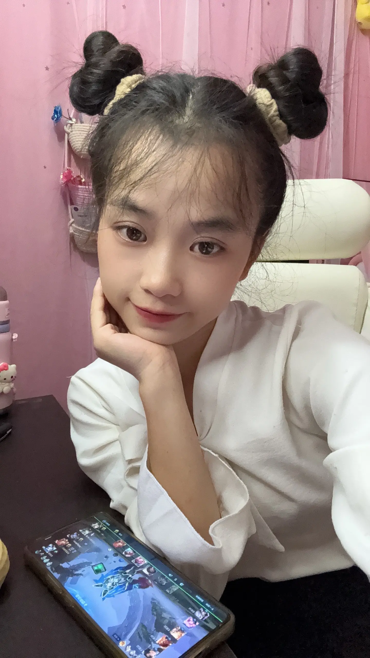 哪有什么避风港，心情不好的夜里，         都是靠我自己…熬过来的…”