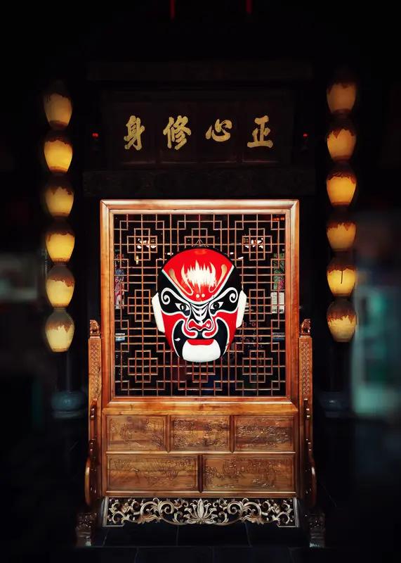 你怎么认为
结合你此前关注的人生价值、自我选择相关的话题背景，这句话的内核兼具传