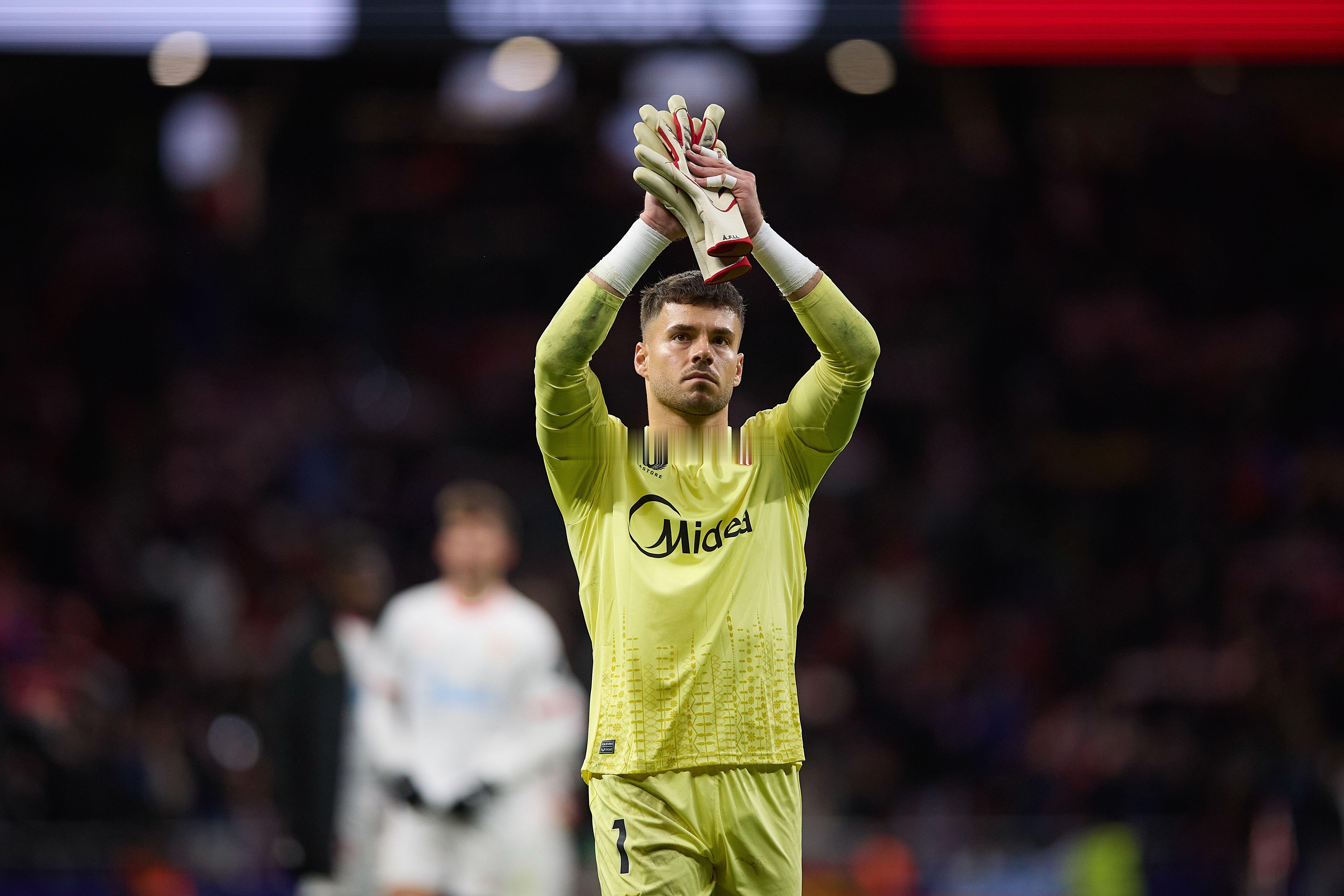 本赛季未能出战任何比赛，官方：塞维利亚和门将阿尔瓦罗解约 12月29日讯 塞维利