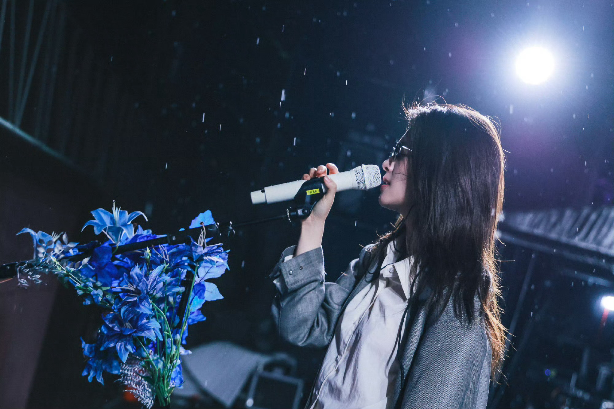 陈昊宇工作室更新舞台彩排照，期待