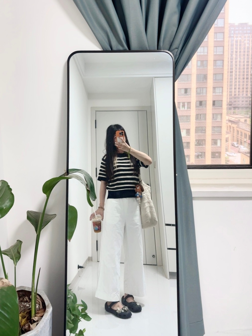 满妈的ootd 连下了几天的雨 我穿上了针织T洞洞鞋真是阴雨天的完美搭子 