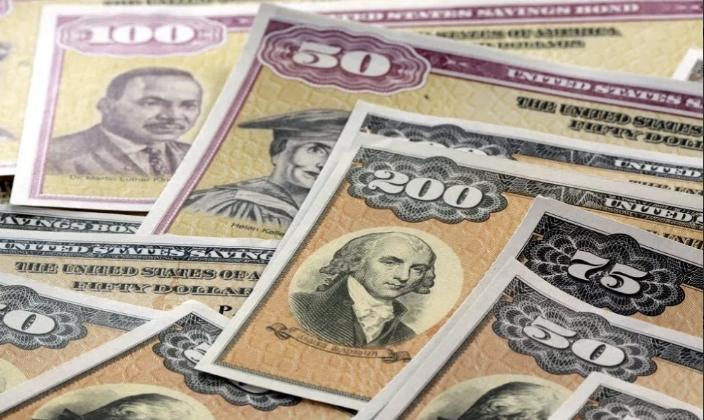 中国持续抛售美债！
 
当地时间11月18日，美国财政部公布最新数据显示，在20