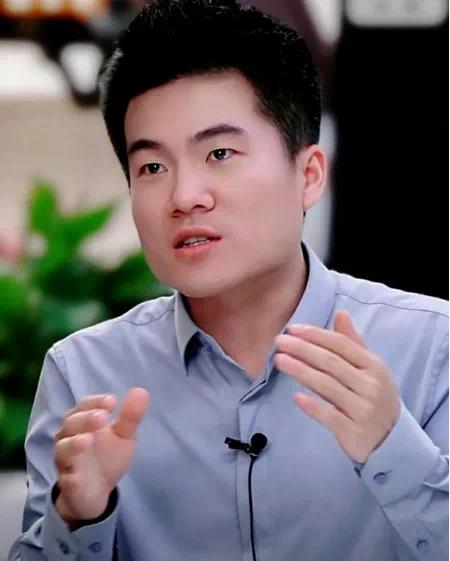 董宇辉新号开播，一场卖货超1亿元，粉丝近千万，这吸引不少大佬前来请教：“这是怎么