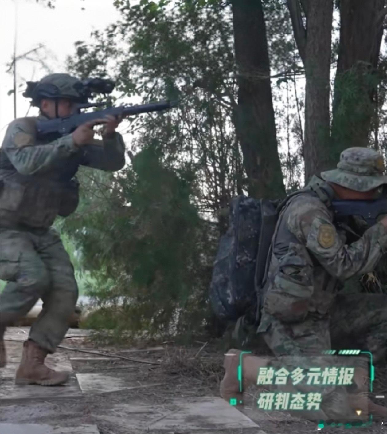 新型多功能头盔这很牛逼啊。显示和AI应该很强大。图3机器狼加装了防护罩奥。每天认