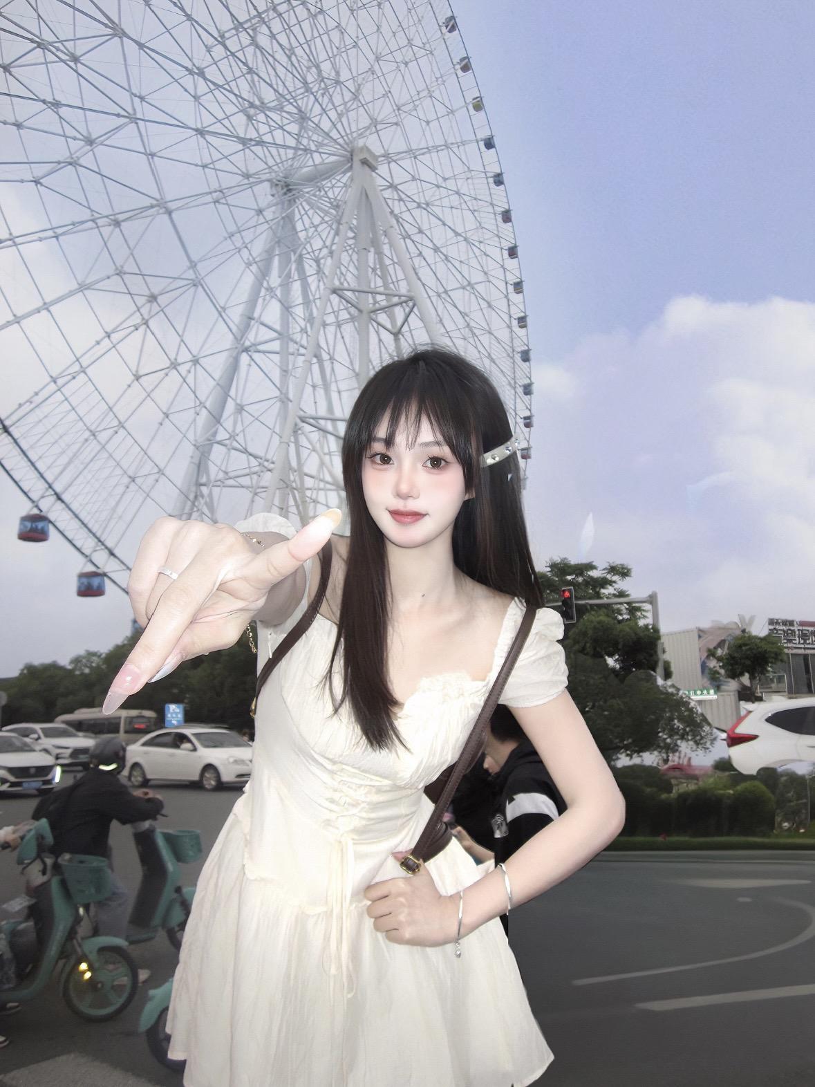 爱是失控的极速心跳，也是悬浮半空的永恒瞬间