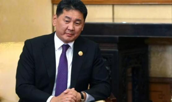 上午8点签字，上午10点灭国！蒙古国敢加入北约？
这种标题本身带有强烈的压缩式叙