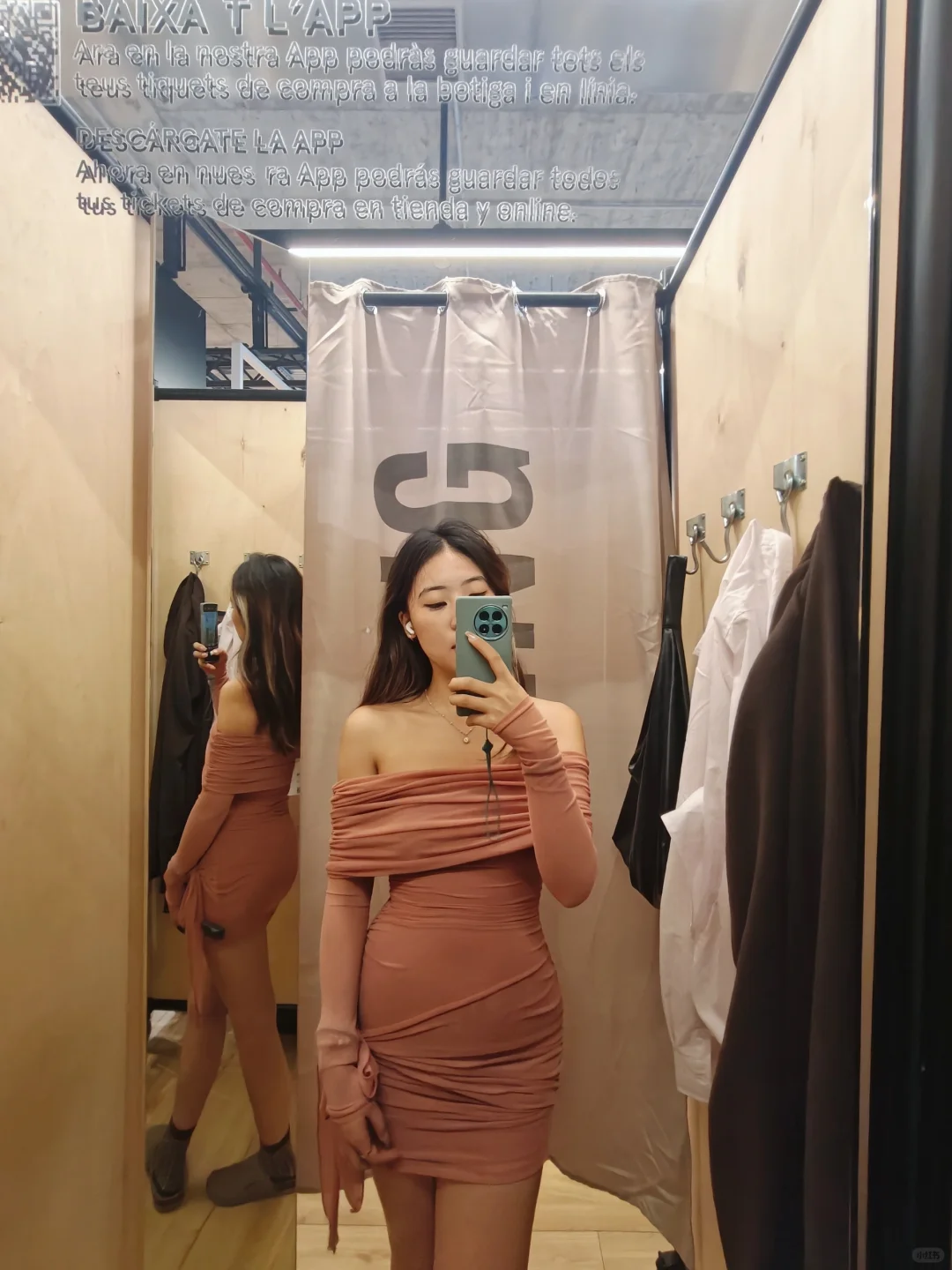 🇪🇸Bershka裙子好看，但是没场合穿…