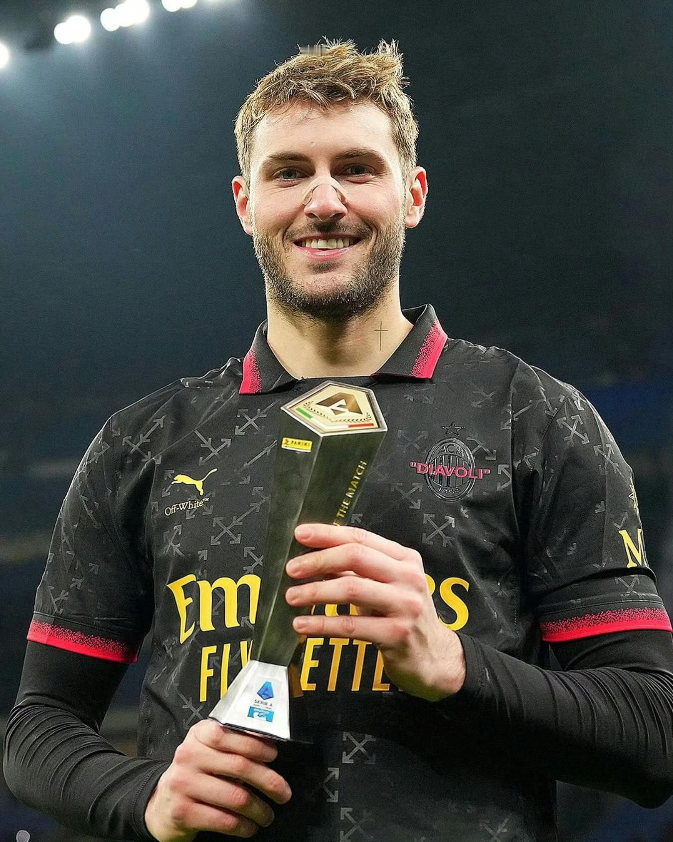 【祝福】 🔴⚫️ 圣地亚哥·希门尼斯🇲🇽生日快乐。🎂sempremila