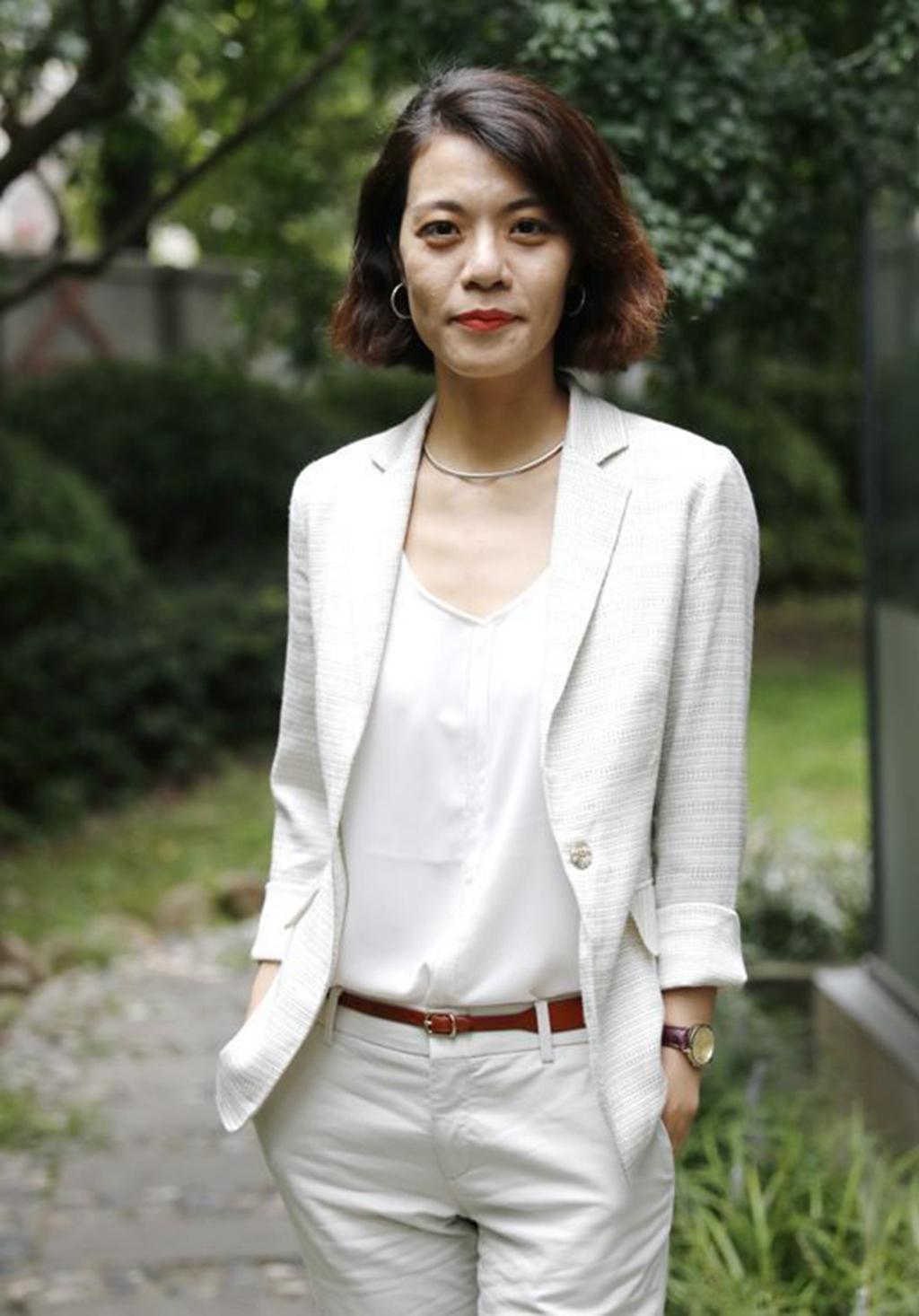 一次，39岁的复旦女神陈果上节目。撒贝宁问她:“你担心自己嫁不出去吗？”面对这个