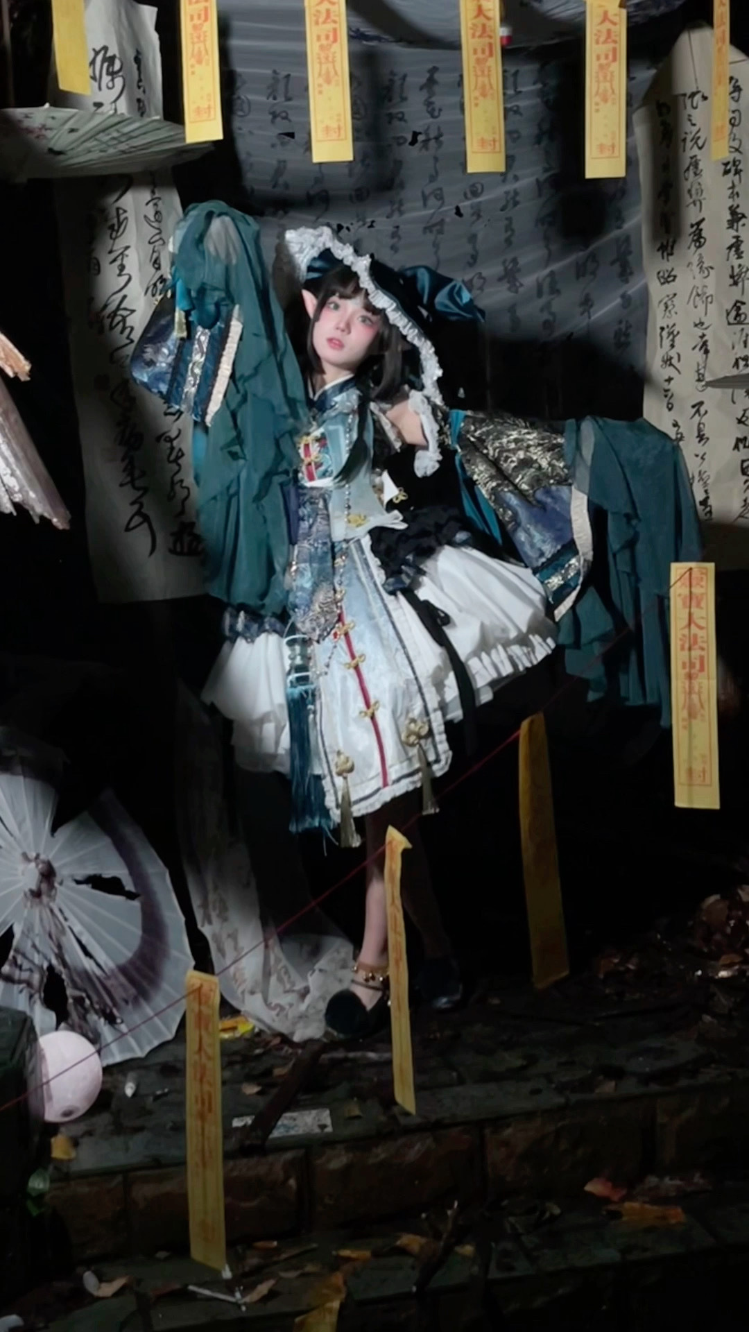 小心点儿～别被我抓到咯前天的花絮之二，也是猫科家的裙裙，特别喜欢p5嘻嘻嘻，整些
