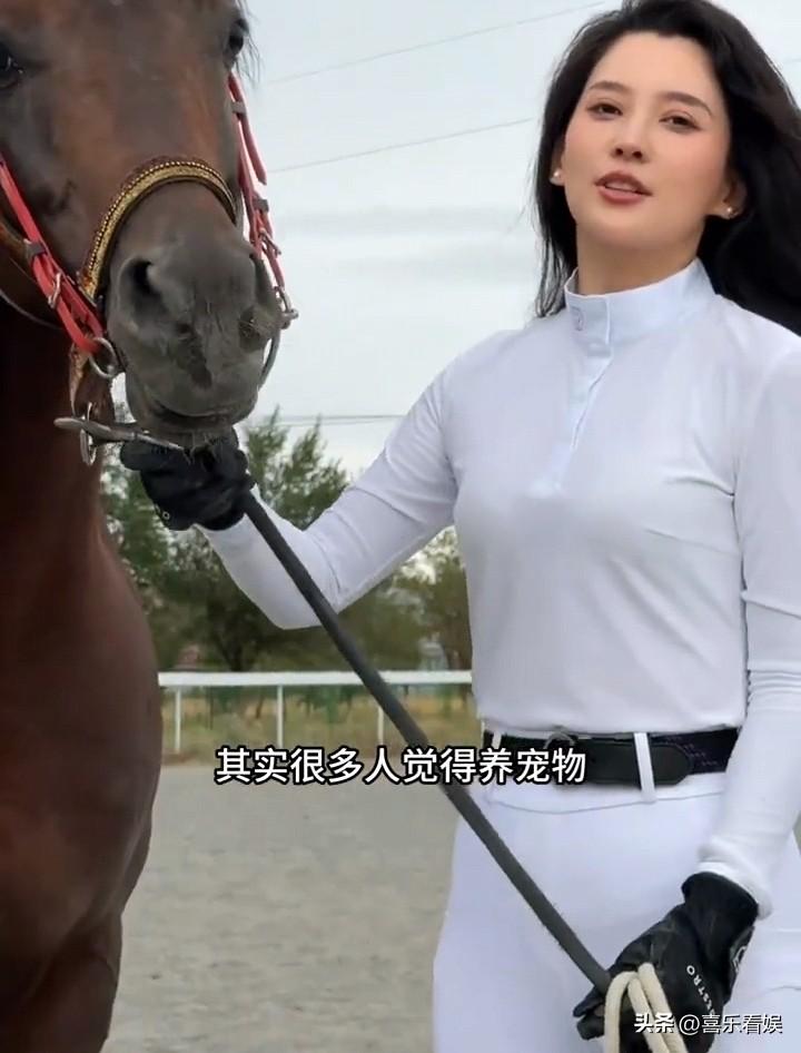 汪峰女友森林北，引发热议！
 
8月7号，汪峰的女朋友森林北，引发热议，起因是森