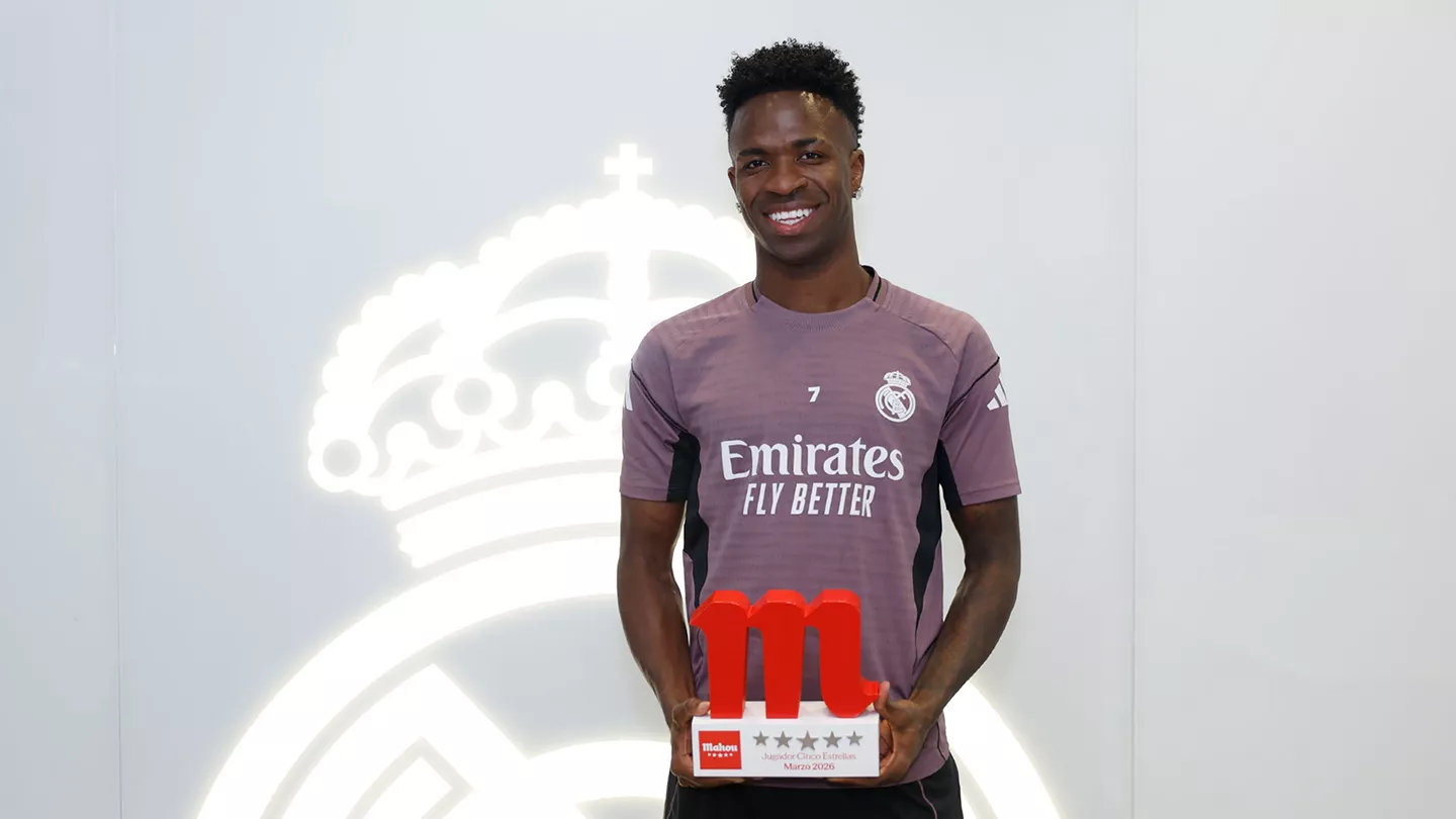 威尼修斯领取皇马三月最佳球员奖杯！⭐️halamadrid