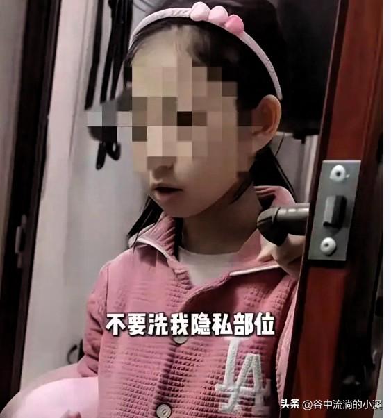 一段普通的家庭对话，
却让无数家长深受启发。

河南一位父亲在洗衣服时，顺手把8