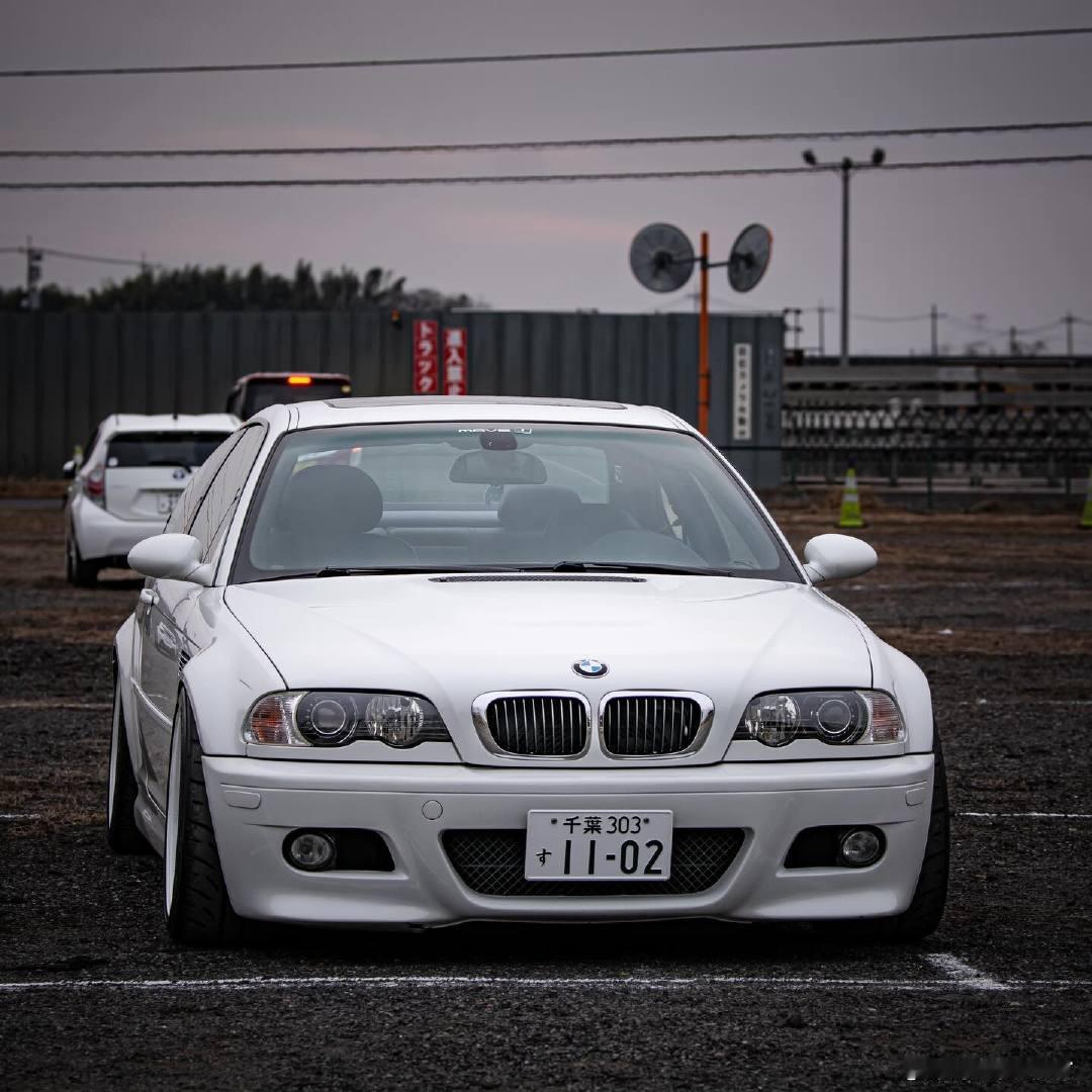 Bimmer 宝马M3 E46M3 PIC：MoMoHitsTheSpot 