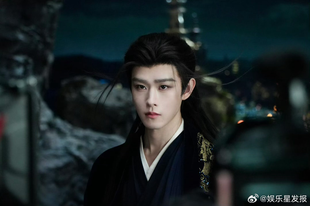 田嘉瑞月鳞绮纪有效播剧田嘉瑞重回钻超 实绩扛鼎，热度领跑！《月鳞绮纪》中的寄灵太