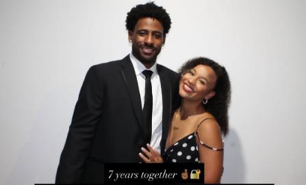 辽宁队的小外援布罗金顿长的精神，女朋友也很漂亮，今天布罗金顿在社媒上发了他和女朋