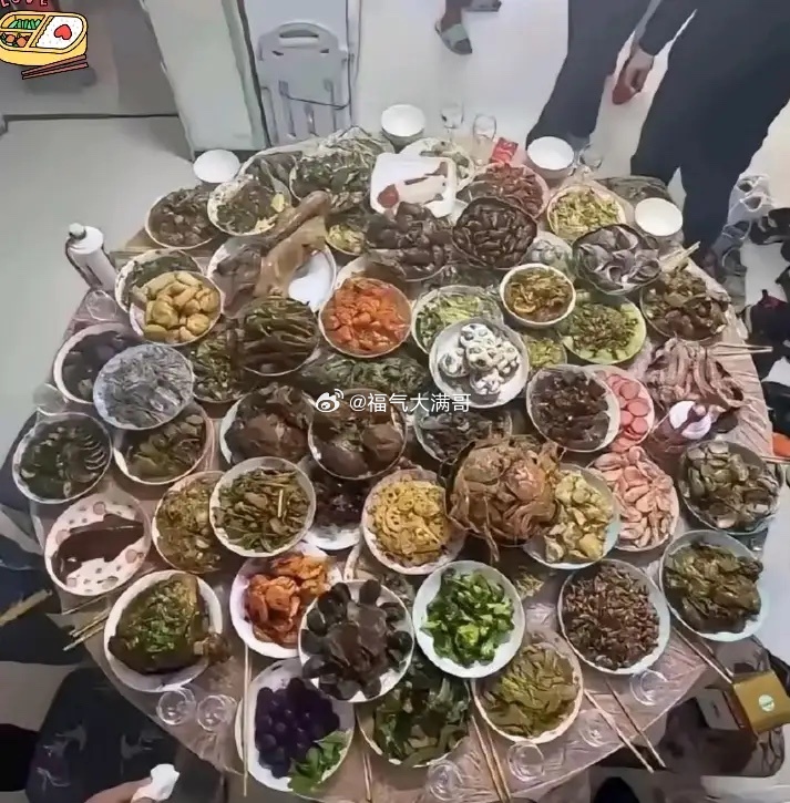 这一大桌子算是满汉全席吗 
