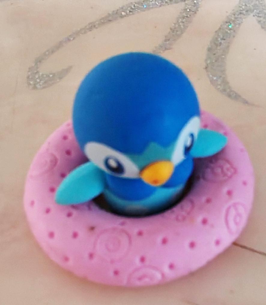 可爱的小玩具，太小不敢给3岁以内的小孩玩，怕他往嘴里放。拍照以后断舍离掉。