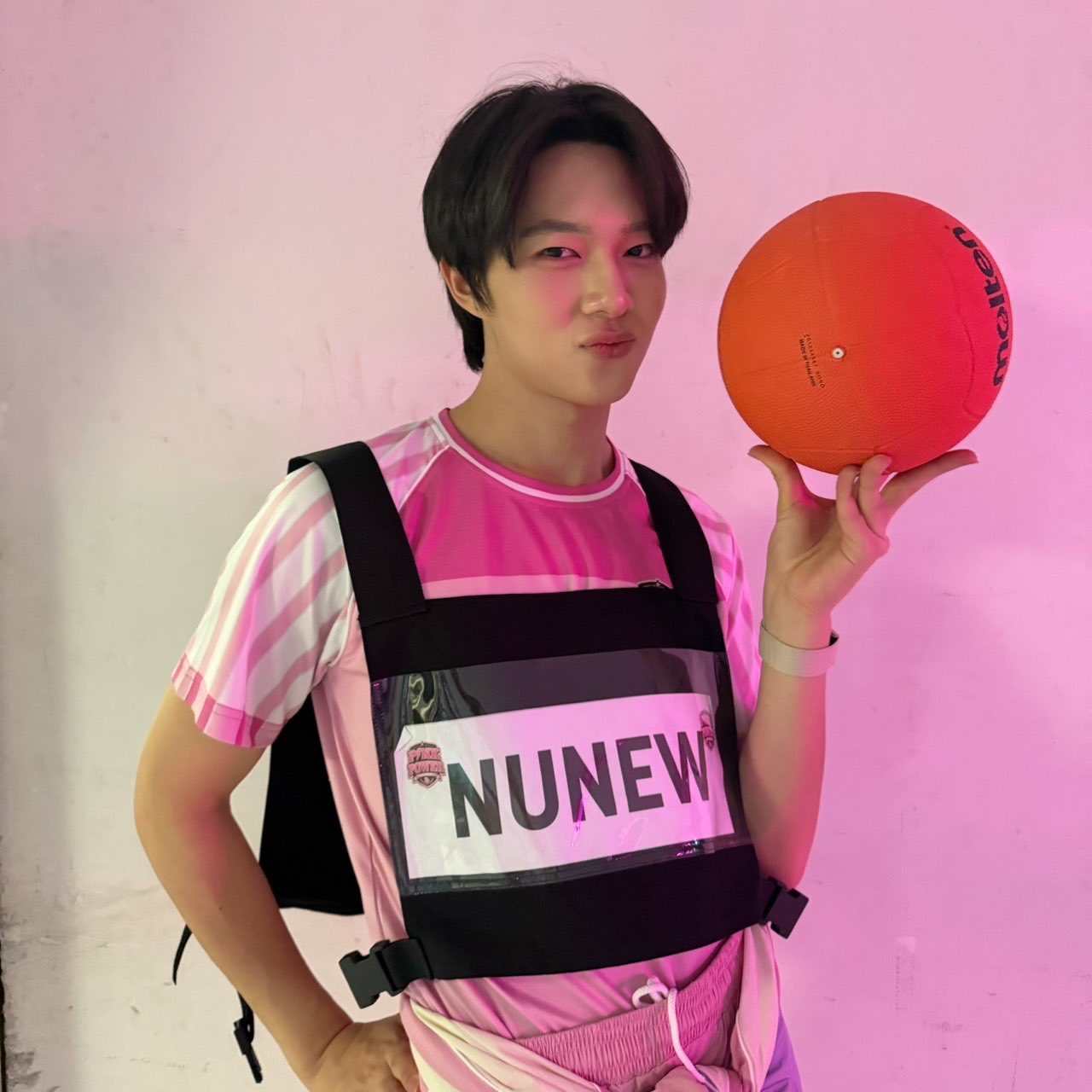 Twitter:CwrNew 