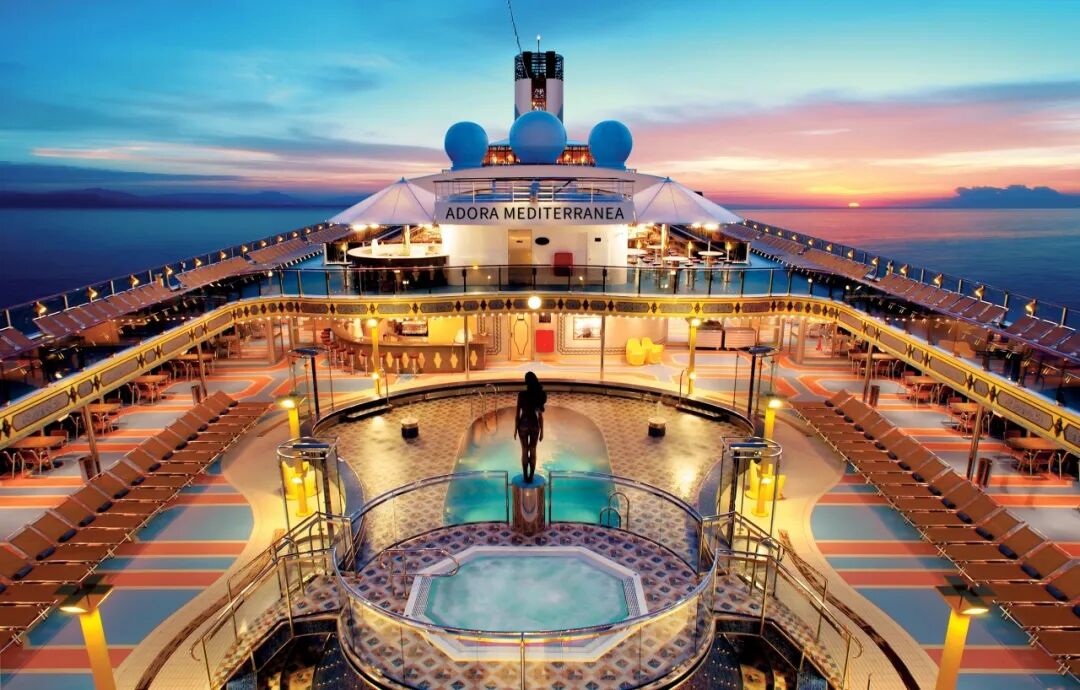 “爱达·魔都”号开启马年新春主题航次