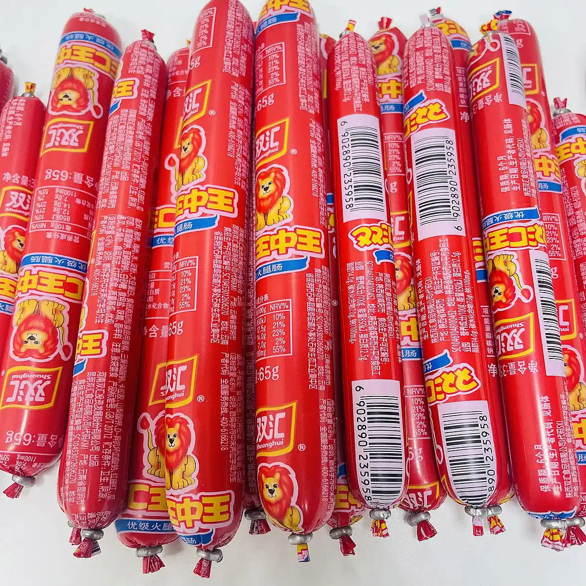 双汇王中王火腿肠被曝吃出两根钢钉其实王中王我只喜欢吃双汇的，但现在确实是越来越贵