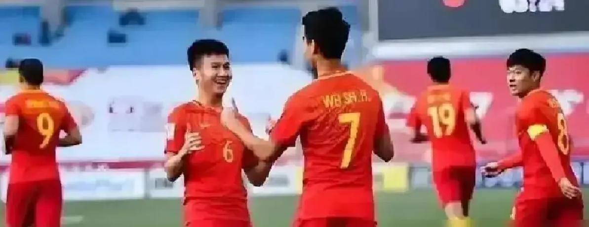 50万欧赌政策漏洞
 
重庆铜梁龙被曝花50万欧签回留洋小将邝兆镭，只为钻U21