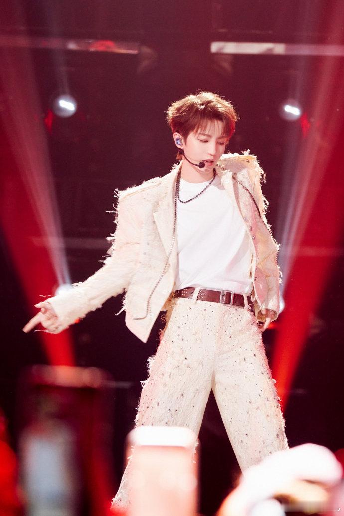 王俊凯综艺打歌舞台打歌2026打歌2026直播舞台的魅力源于打磨！王俊凯全新编排