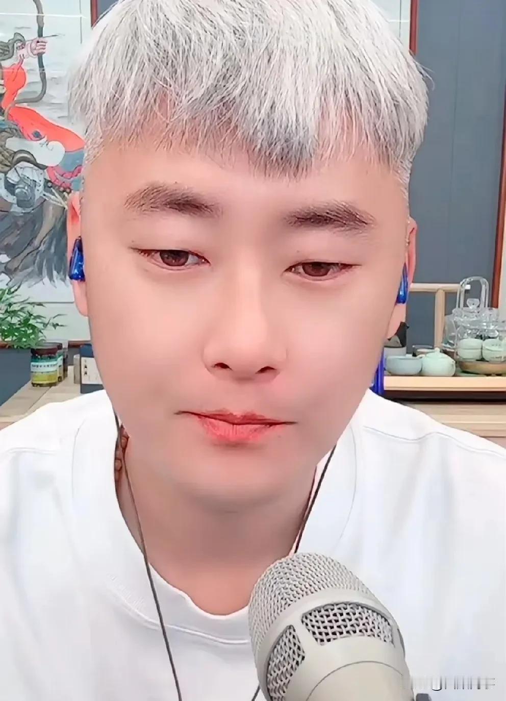 张浩自曝名下资产！

            张浩直言玩ks赶上最挣钱在2018