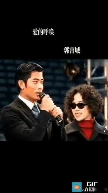 年轻时的小美还是很漂亮，爱打扮追求时尚，为人极其低调，在公共视野中很少能看到她的