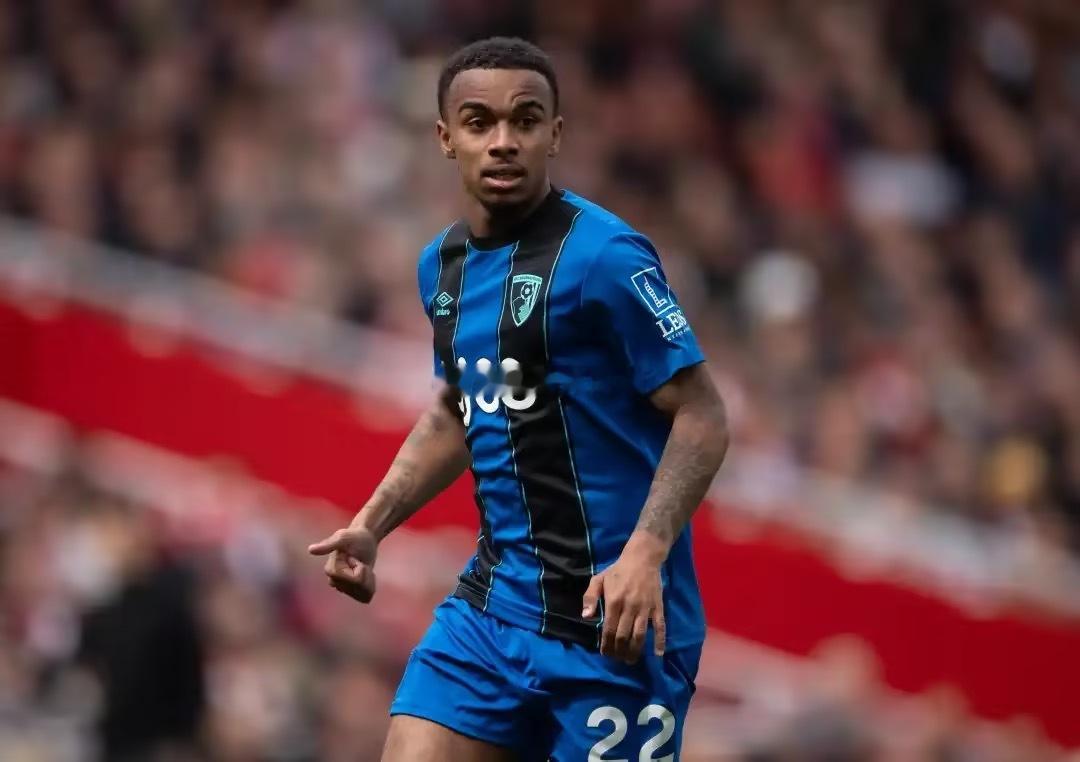 记者：曼城有意伯恩茅斯小将克鲁皮，对方要价8000万欧据天空体育记者萨沙·塔沃列