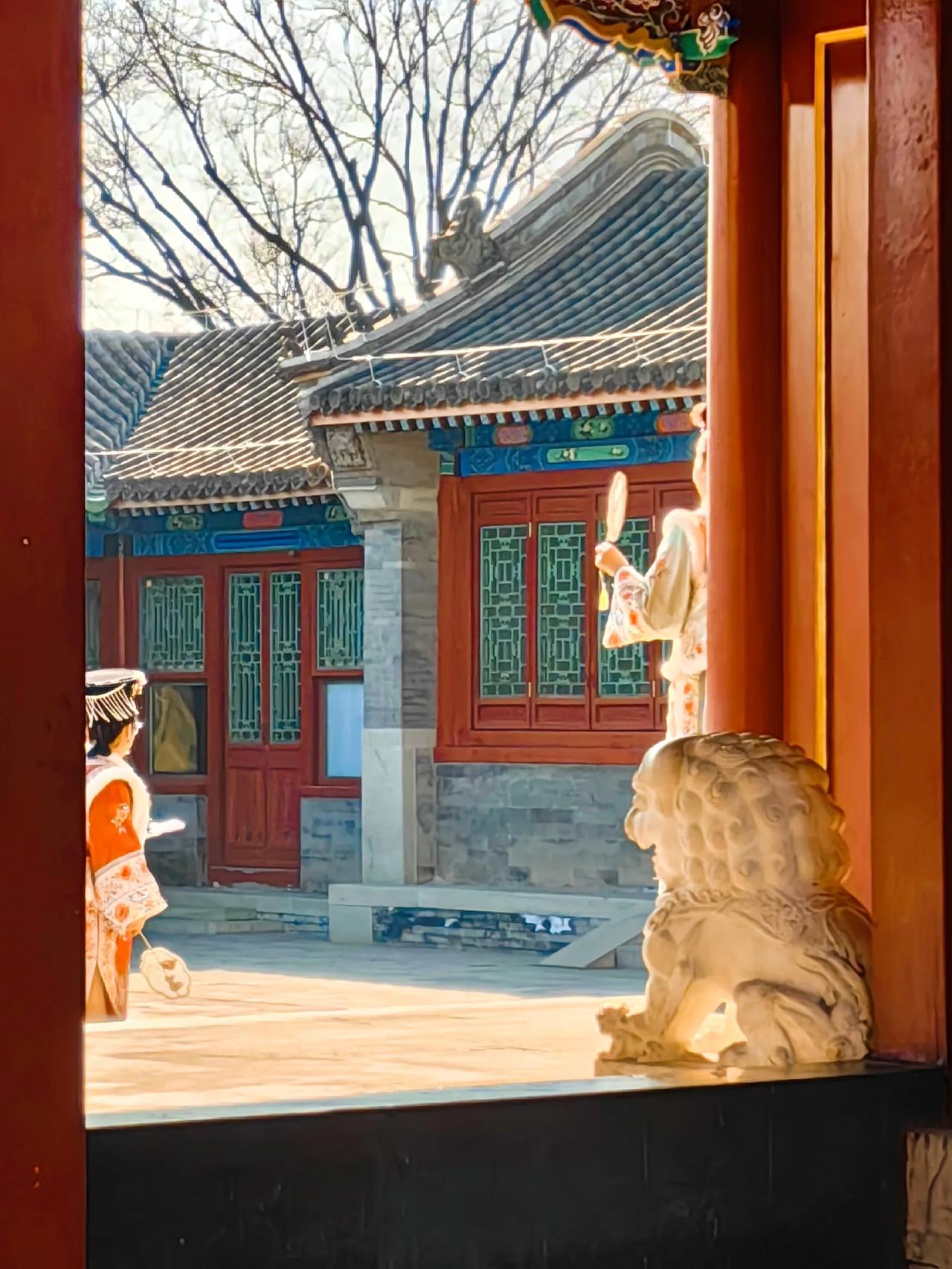 北京恭王府里的格格冬季很活泼！和珅大人如果看见了，会不会生气呢！？