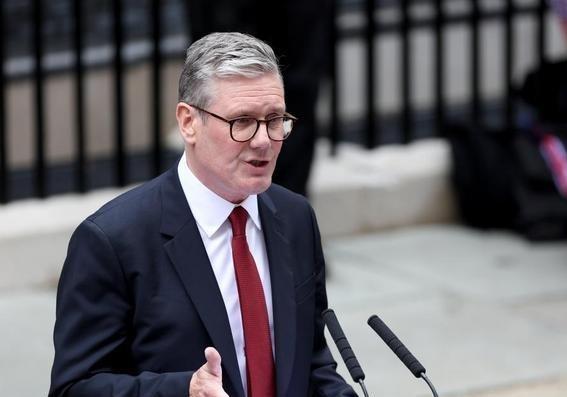 面对记者“特朗普对你非常愤怒，你和他的关系会因此破裂吗？”的提问，斯塔默语气强硬