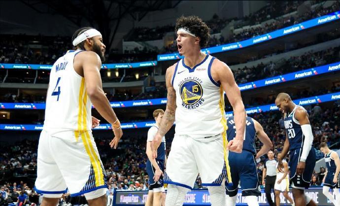 勇士加时战胜独行侠，刚复出的穆迪轰下全队最高23分，却在加时赛遭遇无对抗左膝重伤